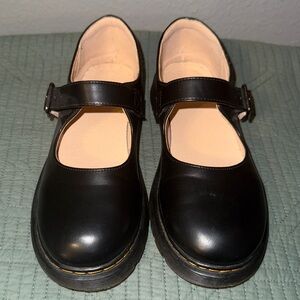 Mary Jane Women Shoes in Size 8